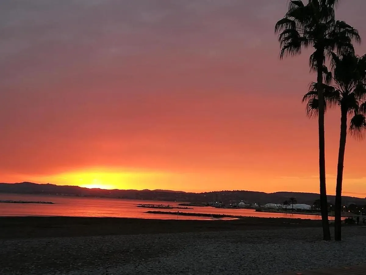 Appartement Sur La Plage, Le Royal Beach Saint-Laurent-du-Var Apartment