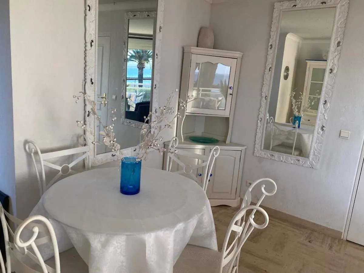 Appartement Sur La Plage, Le Royal Beach Saint-Laurent-du-Var France