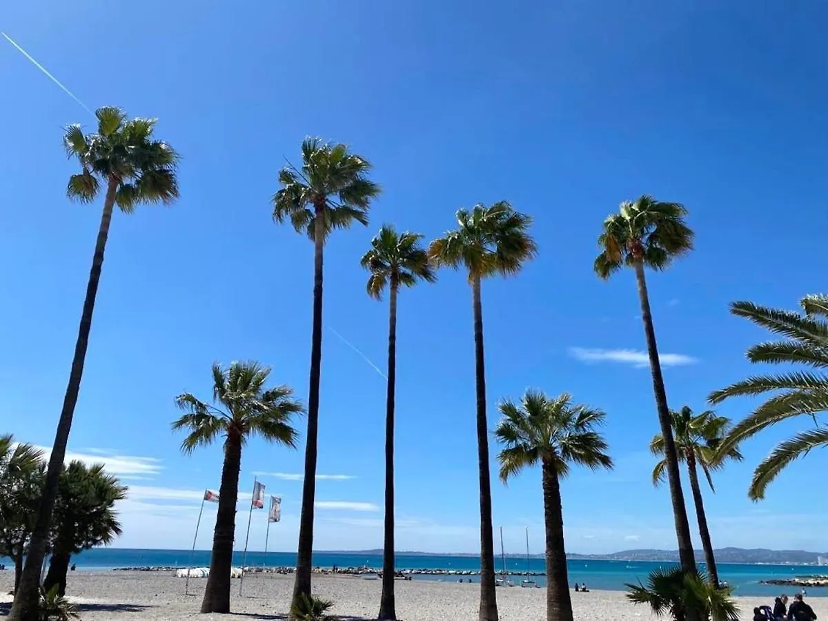 Appartement Sur La Plage, Le Royal Beach Saint-Laurent-du-Var Apartment